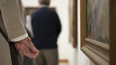 Seniorzy zwiedzą muzeum za złotówkę. W programie film i warsztaty