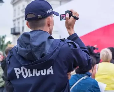 Psy służbowe, kontrterroryści i TUR w Warszawie - tak policja pokazała kulisy służby