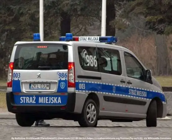 Strażnicy miejscy uratowali 40-latka - zadzwonił na 986, był siny i wyziębiony