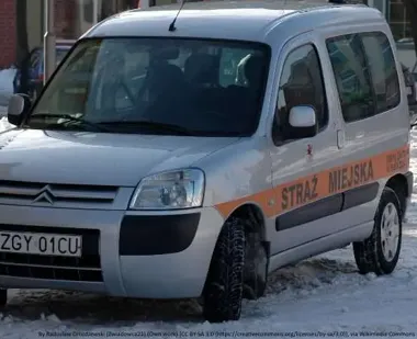 Seniorka jeździła autobusem od pętli do pętli. Pomógł kierowca