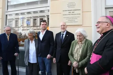 Na Nowym Świecie upamiętniono Włoszkę, która ratowała Polaków