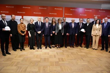 Świętojerska zyska dwa gmachy, które zmienią ten fragment centrum