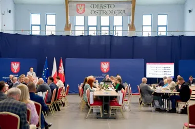 Sejmik poparł nową linię kolejową. Trasa ma połączyć Radom z Kunowem