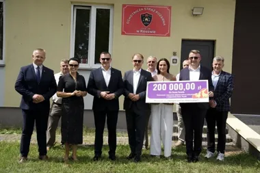 Ponad 5,6 mln zł dla gminy Kowala. Szkoły, przystanki i boisko