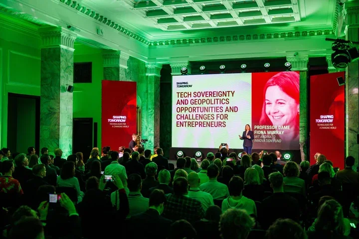 Warszawa gospodarzem MIT Universal AI Summit – eksperci o praktycznych zastosowaniach sztucznej inteligencji