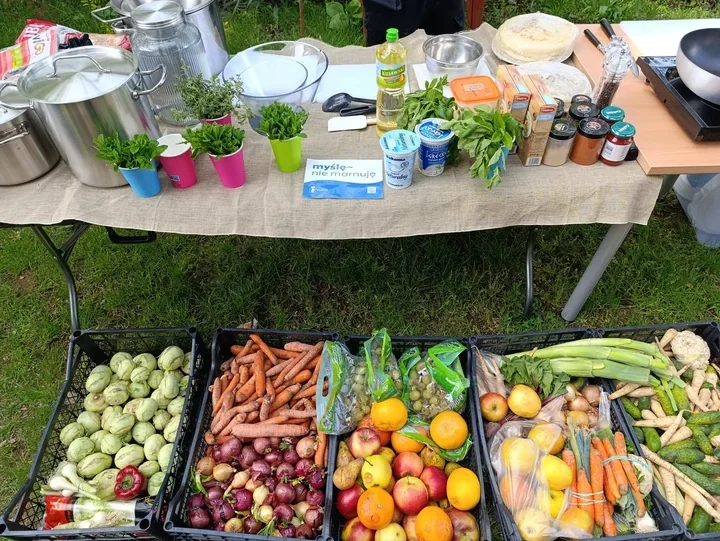 Na targowiskach warszawskich uratowano ponad 14,5 tony żywności