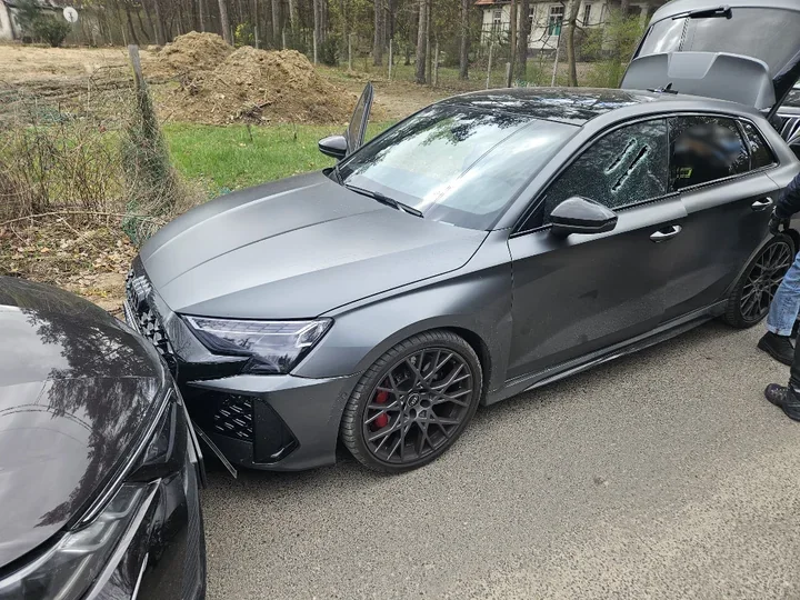 Ucieczka Audi na słowackich numerach zakończyła transport 49 kg marihuany