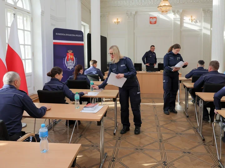 21 policjantów sprawdziło wiedzę. Dwoje pojedzie na krajowy finał