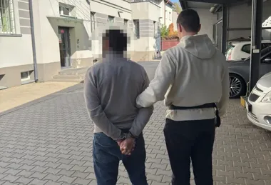 Dwaj kierowcy przewozili pasażerów. Badania wykazały narkotyki