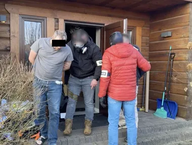 Pod Płońskiem rozbito laboratorium - w środku leżało 90 kilogramów chemii