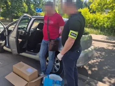 W Warszawie zatrzymano 68-latka przy odbiorze zegarków za ponad 10 tysięcy