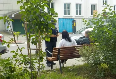 Piwo na ławce i papierosy - patrol szkolny ujawnił nieletnie na Mokotowie