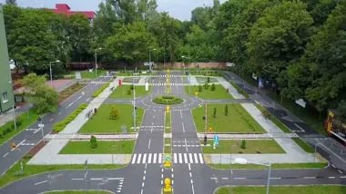 Warszawa szykuje piknik z egzaminem na kartę rowerową i symulatorem dachowania