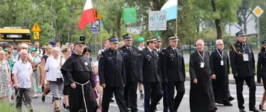 Strażacy ruszyli z Warszawy na Jasną Górę. Przed nimi ponad 30 km dziennie