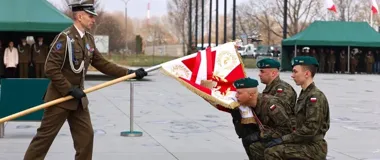 Nowy sztandar 2. Regionalnej Bazy Logistycznej połączył tradycję z odpowiedzialnością