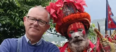Aktor, który zna osiem języków, opowie o podróży przez 140 krajów