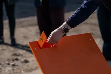 Trakt Królewski przestawia się z betonowych „jerseyów” na mobilne zapory – służby ćwiczą obsługę